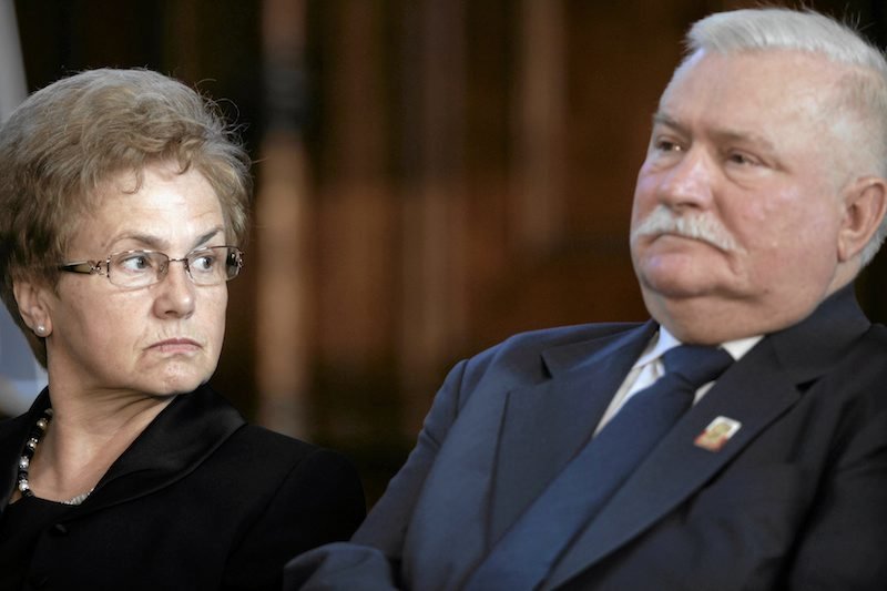 Lech Wałęsa otrzymał Pokojową Nagrodę Nobla w 1983 r. Odebrała ją jego żona, Danuta.