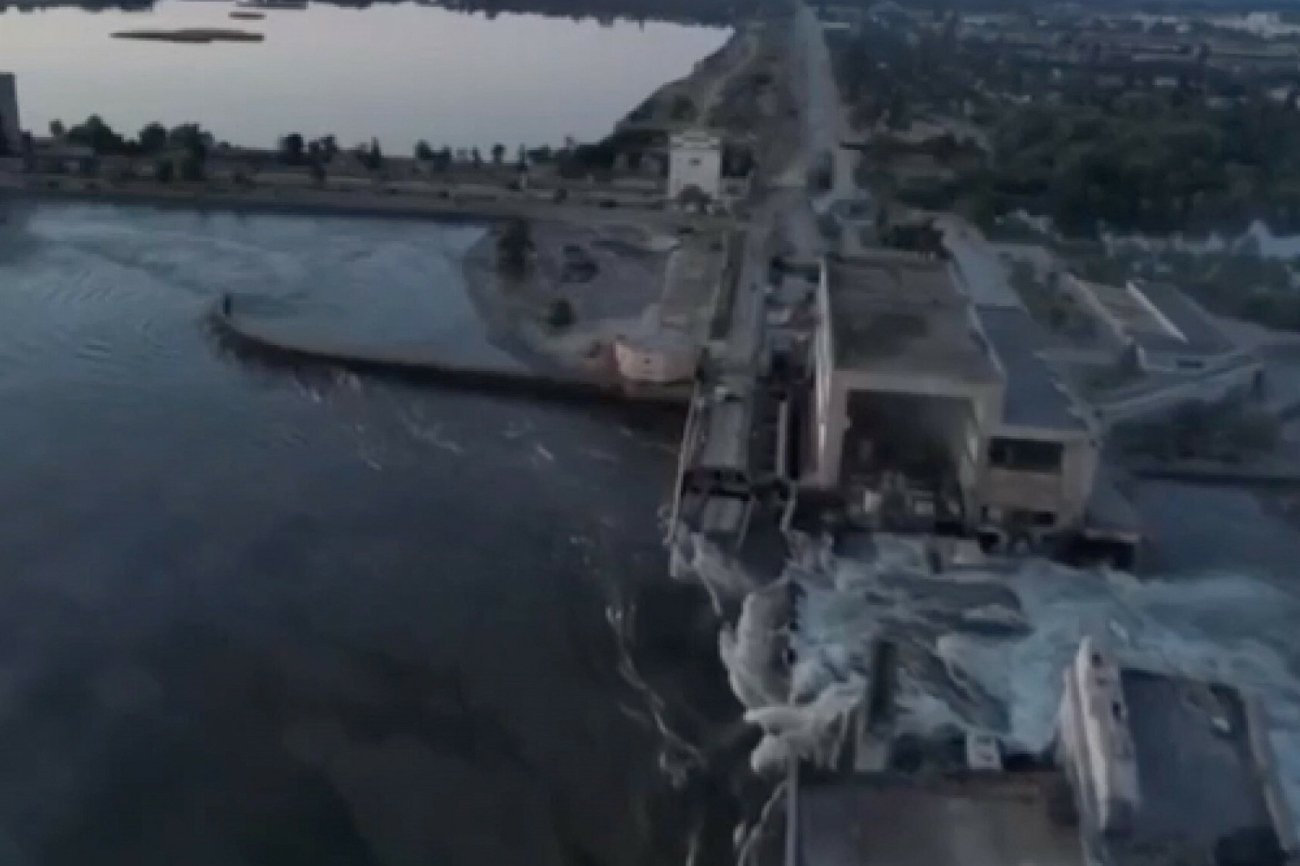 Tama Kachowka zaatakowana. Rosja ogranicza kontrofensywę Ukraińców