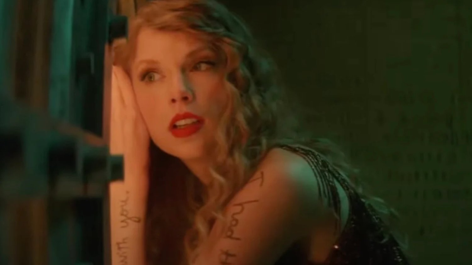 Taylor Swift pokazała teledysk do piosenki "I Can See You" , w którym zagrał jej były chłopak.