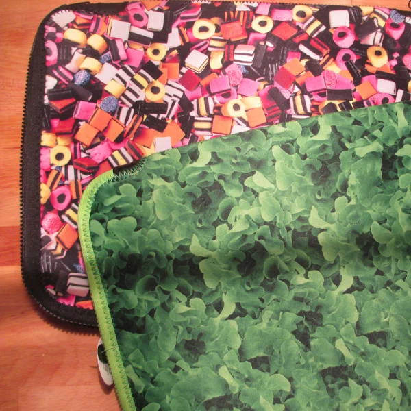 Etui na laptopa: w cukierki i w sałatę, ze sklepu Tiger