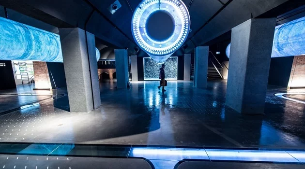 Hydropolis to muzeum zlokalizowane w podziemnym zbiorniku z XIX wieku