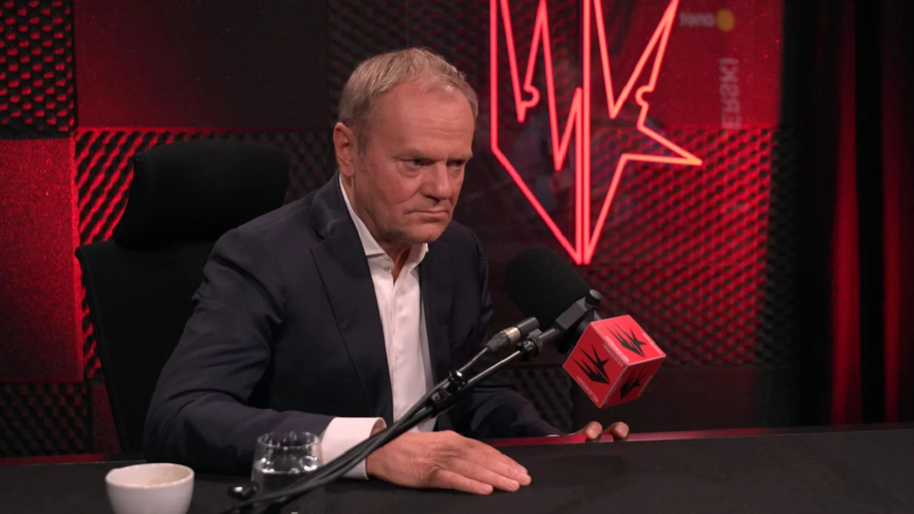 "Ale ogień. Ale pan mu przywalił teraz". Tusk zaskoczył u Wojewódzkiego