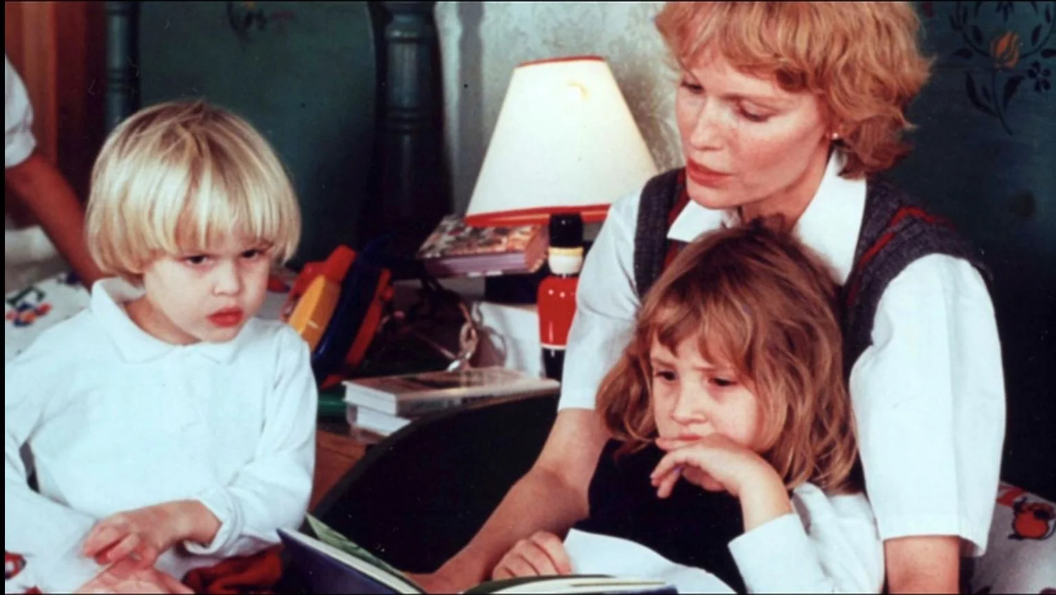 Aktorka Mia Farrow z dziećmi w latach 80.