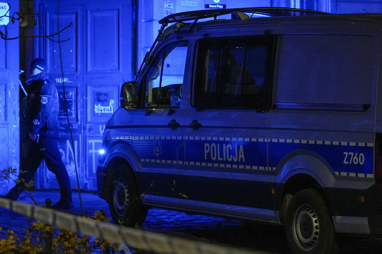 Tragedia podczas interwencji na Kaszubach. Policjant śmiertelnie postrzelił 37-latka Zielona Chocina w szoku. Policjant śmiertelnie postrzelił 37-latka