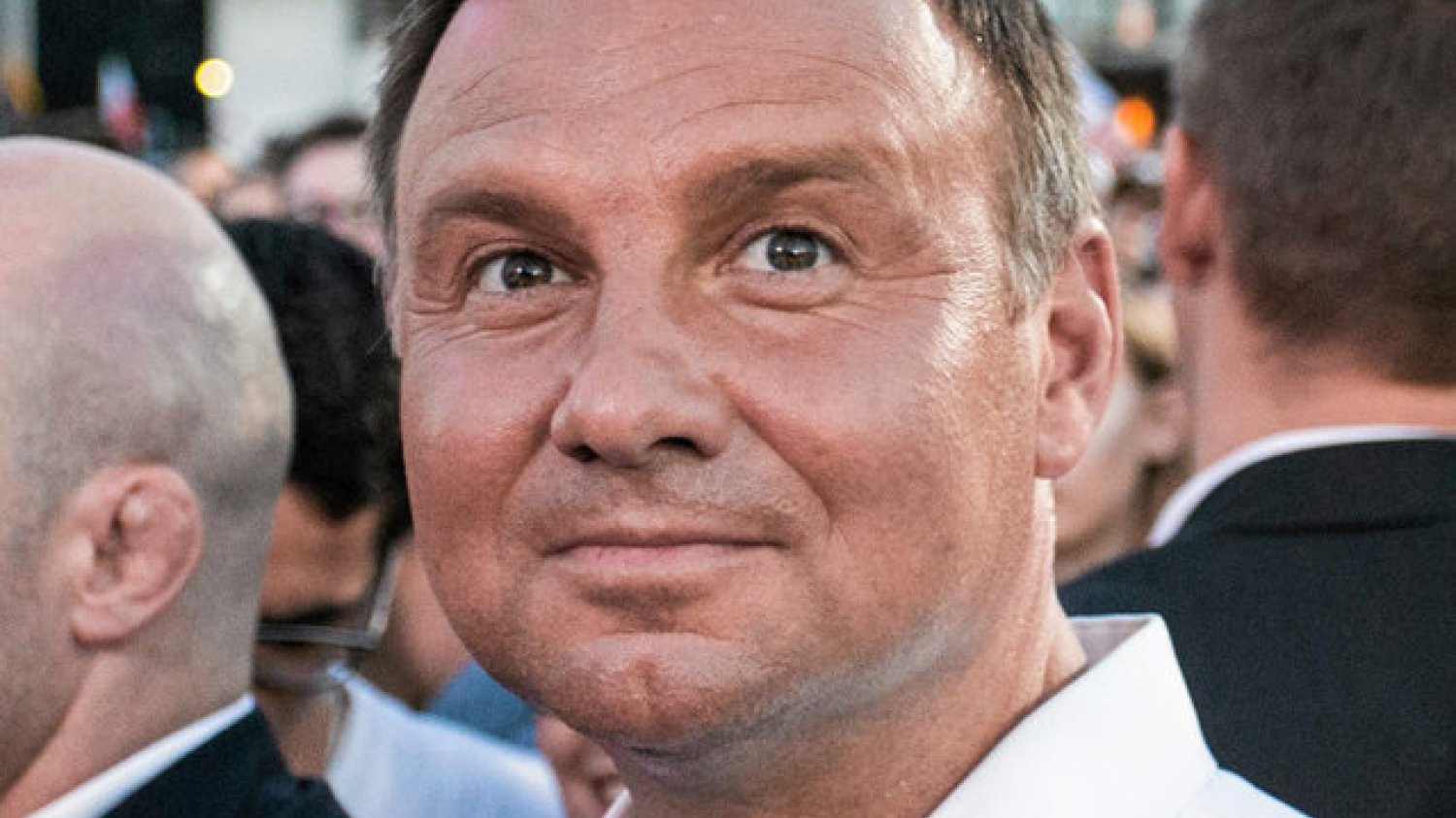 Andrzej Duda miał wypadek na wakacjach w Juracie. Prezydent spadł ze skutera wodnego. Na szczęście nic mu się nie stało.