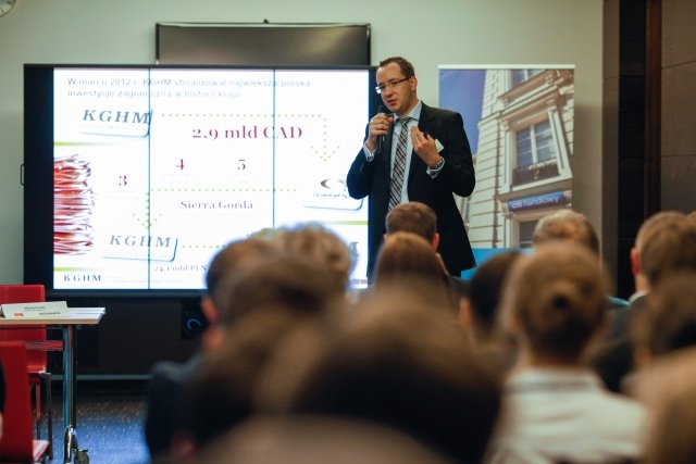 Kupując kanadyjską spółkę wydobywczą za 2,9 mld dolarów, KGHM dokonał największej zagranicznej inwestycji w historii polskiego przemysłu