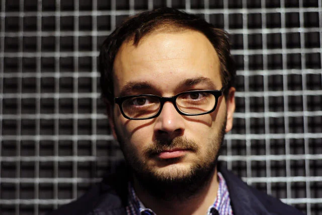 Autor książki "13 pięter" nie zostawia suchej nitki na PO-PSL za brak reakcji na sytuację mieszkaniową Polaków.