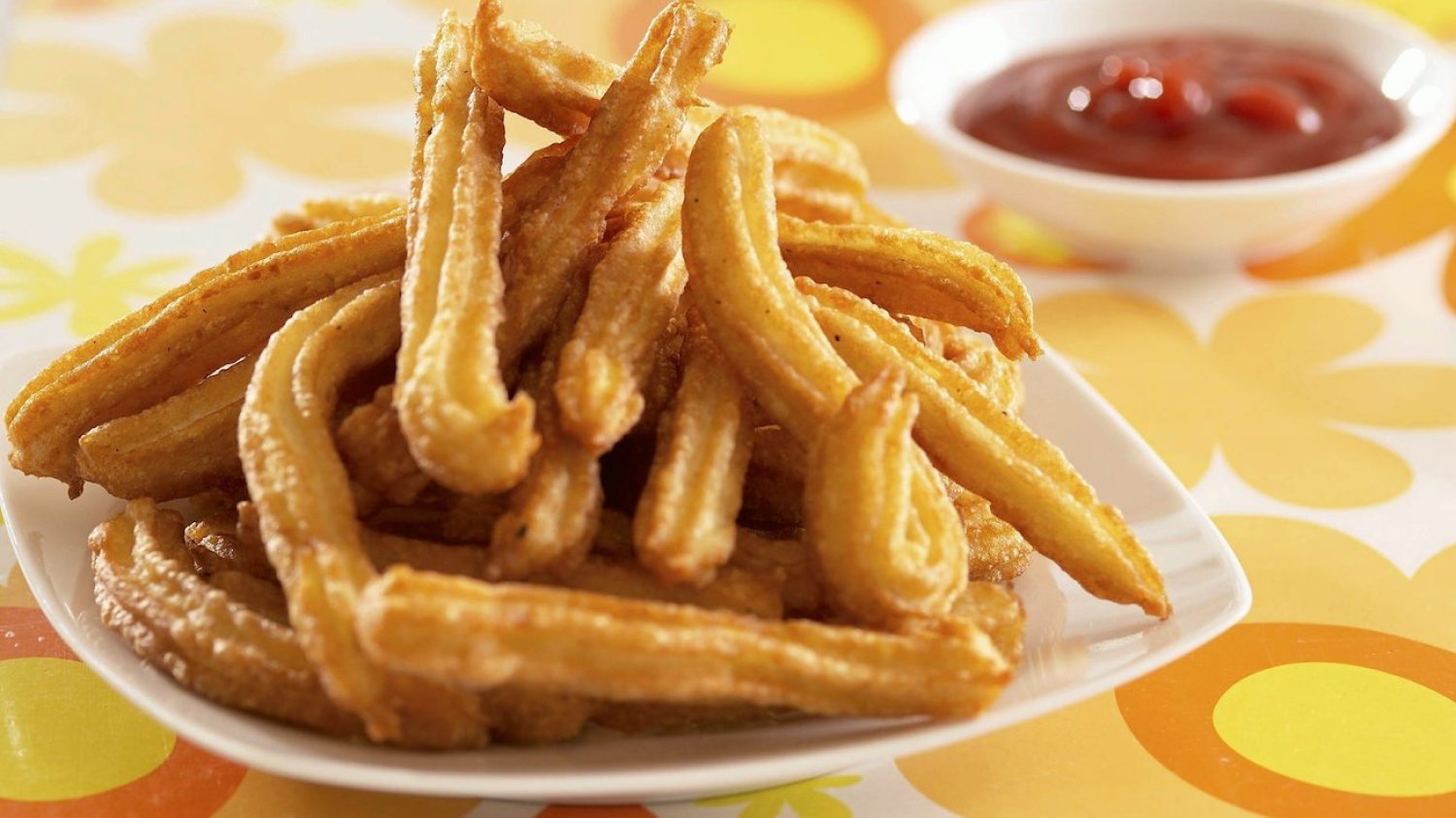 Frytki, paluszki rybne, rosół, naleśniki to klasyczne pozycje w menu dla dzieci. Część restauracji nie sprzedaje tych dań dorosłym klientom. Dlaczego? Frytki, paluszki rybne, rosół, naleśniki to klasyczne pozycje w menu dla dzieci. Część restauracji nie sprzedaje tych dań dorosłym klientom. Dlaczego?