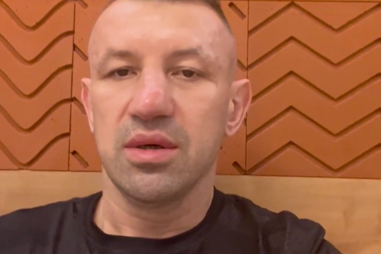 Incydent Tomasza Adamka w samolocie do USA. Wyprosili go z pokładu