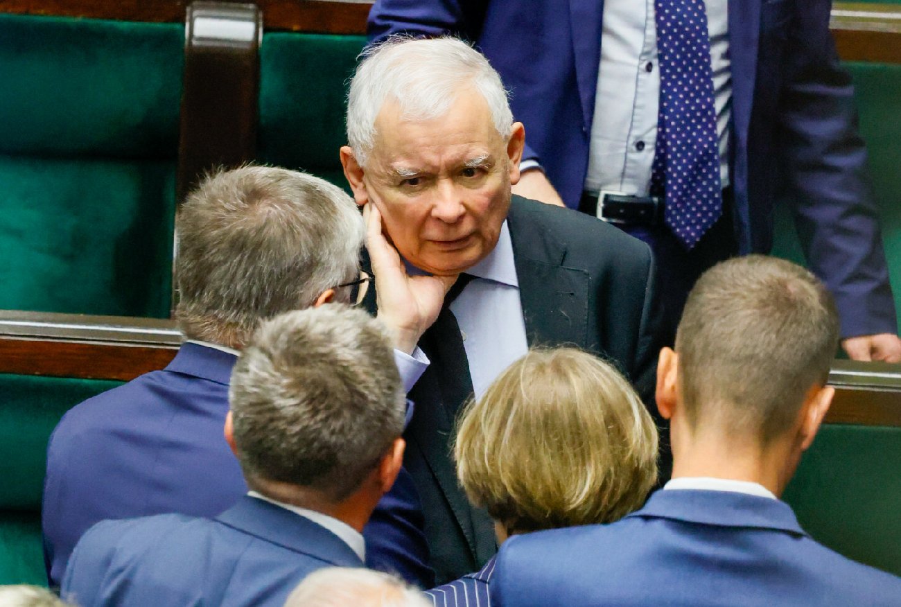Sondaż. Jarosław Kaczyński w tarapatach. Prawo i Sprawiedliwości nie wzięłoby nawet 200 mandatów.