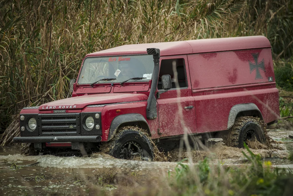 Defender cieszy się olbrzymim uznaniem wśród podróżników i off-roadowców.