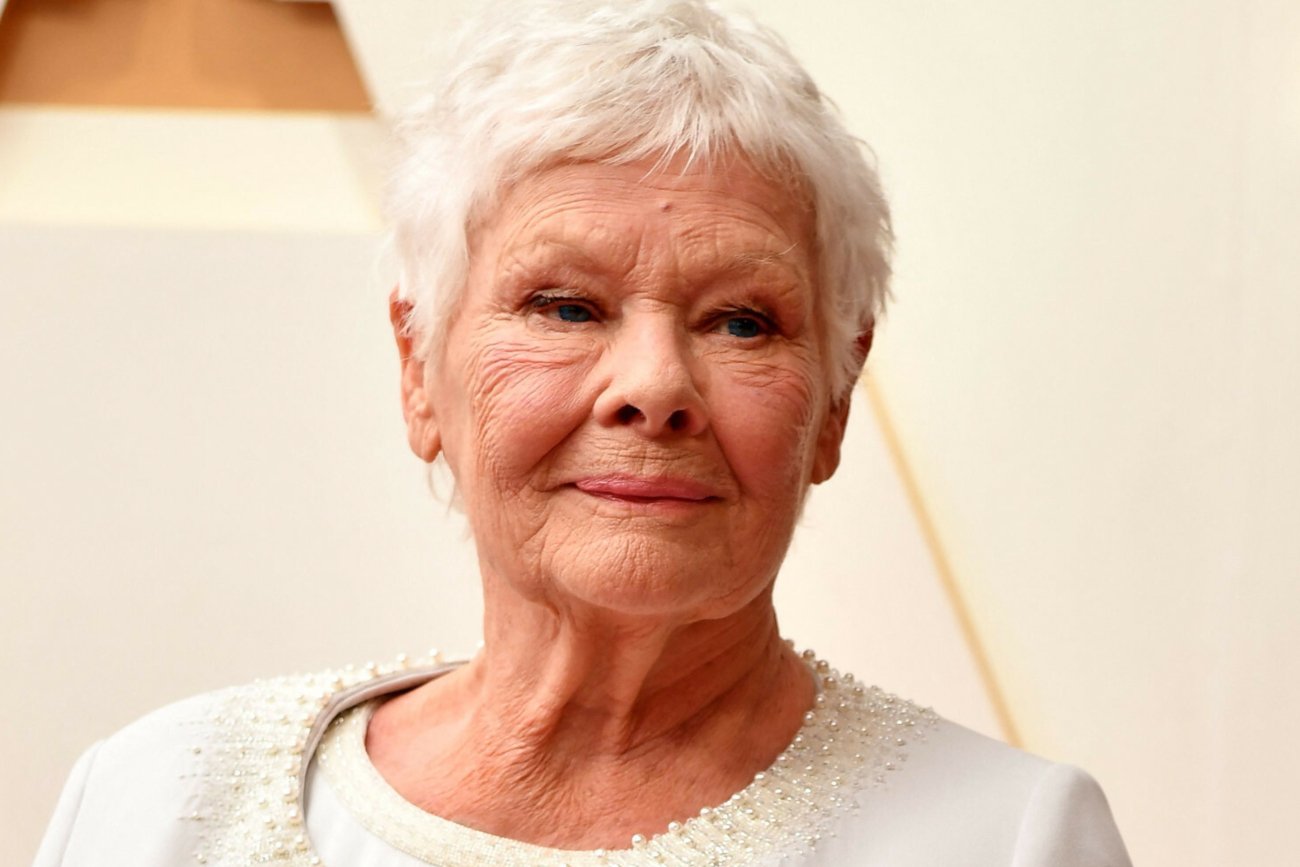 Judi Dench zmaga się z chorobą, która utrudnia jej granie w filmach i na scenie. Judi Dench zmaga się z chorobą, która utrudnia jej granie w filmach i na scenie.