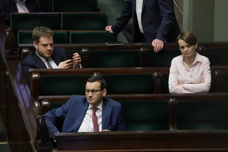 PiS wprowadził do tzw. tarczy antykryzysowej poprawkę dotyczącą zmian w Kodeksie wyborczym.