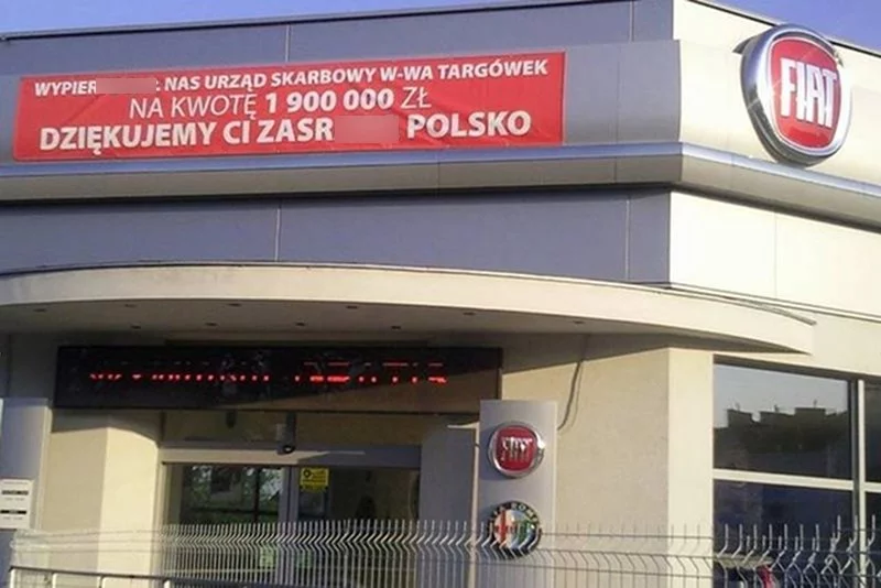 Pierwszy baner wywieszony przez Zbigniewa Stonogę