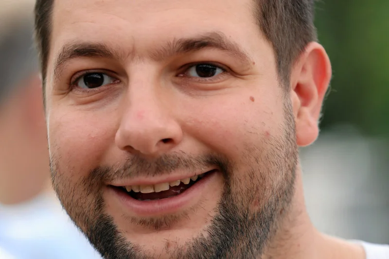 Patryk Jaki może mieć powody do radości. Ukazały się pierwsze dwa sondaże, w których kandydat PiS przegania Rafała Trzaskowskiego.