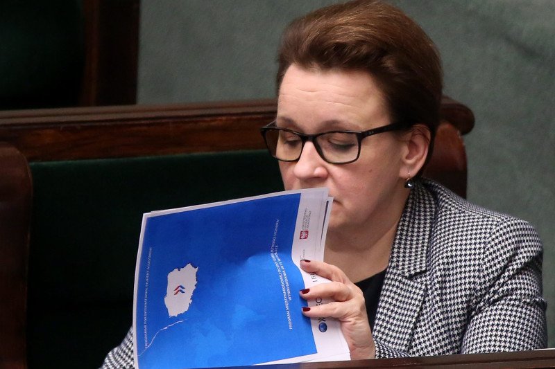 Minister edukacji Anna Zalewska wprowadza w oświacie nowe porządki. Jednym z nich jest nauka posłuszenstwa