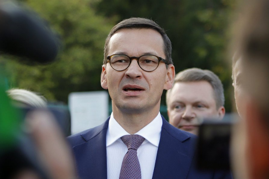Mateusz Morawiecki odwiedził Namysłów, gdzie musiał stawić czoło przeciwnikom rządu.