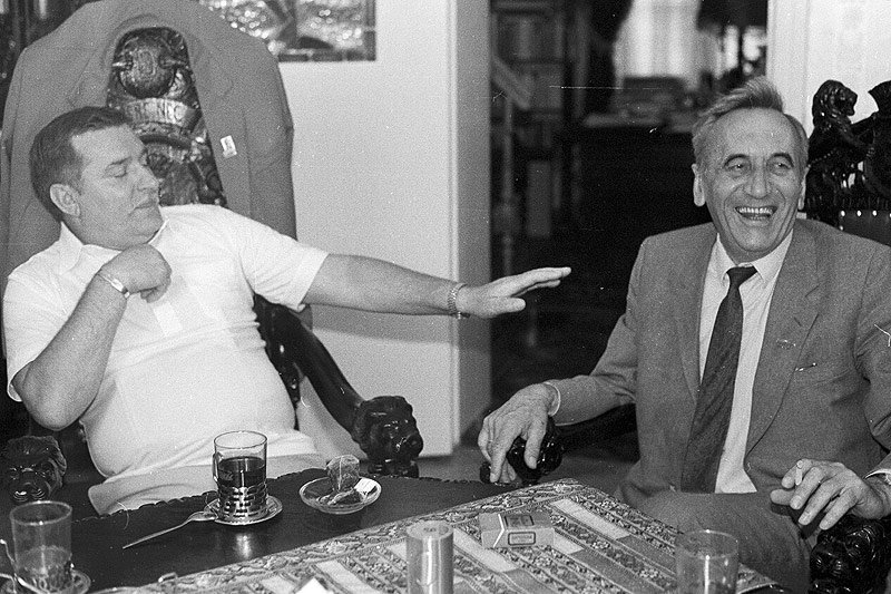 25 lat temu Tadeusz Mazowiecki i Lech Wałęsa również mieli wiele powodów do radości.