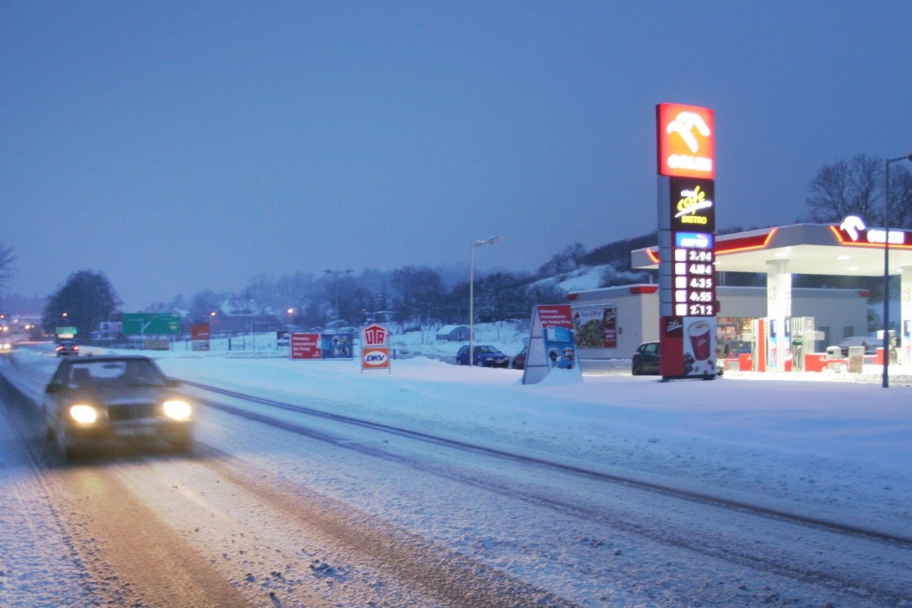 Tańsze podróże na Boże Narodzenie. Orlen wprowadza niezwykłą promocję. Orlen wprowadził świąteczną promocję na stacjach paliw.