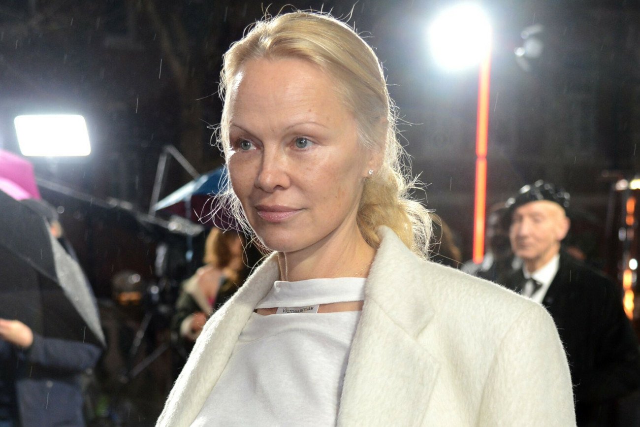 Pamela Anderson na gali The Fashion Awards.