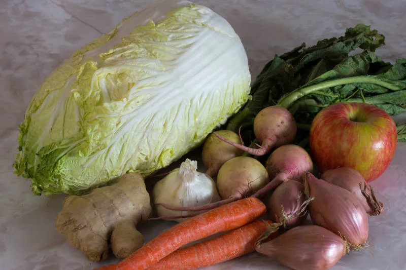 Dieta wegańska nie musi się składać z samych surowych warzyw. A dieta Pegan dopuszcza jedzenie białka zwierzęcego i zachęca do spożywania zdrowych olejów i pestek