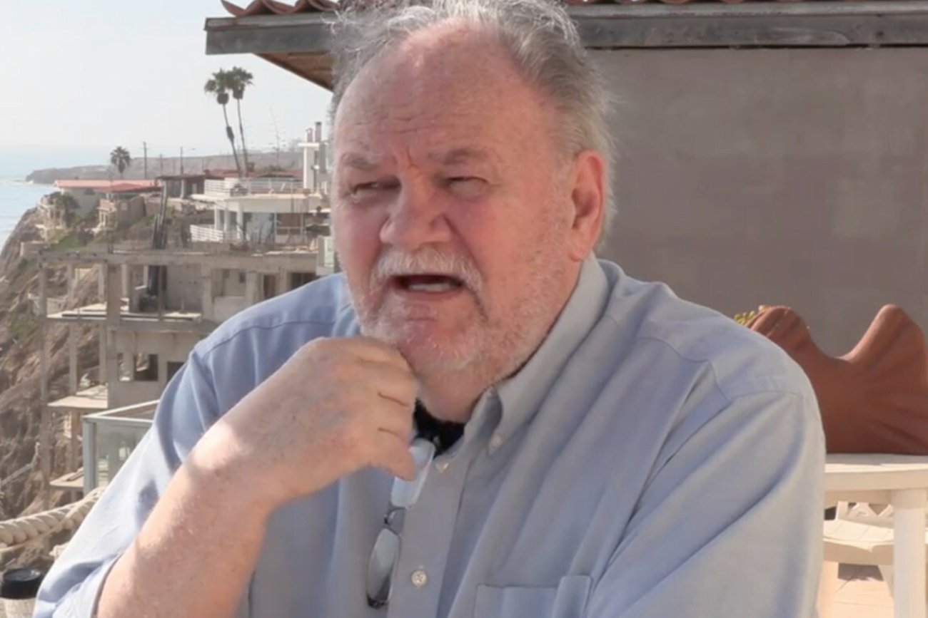 Ojciec Meghan Markle twierdzi, że jego córka kłamie.