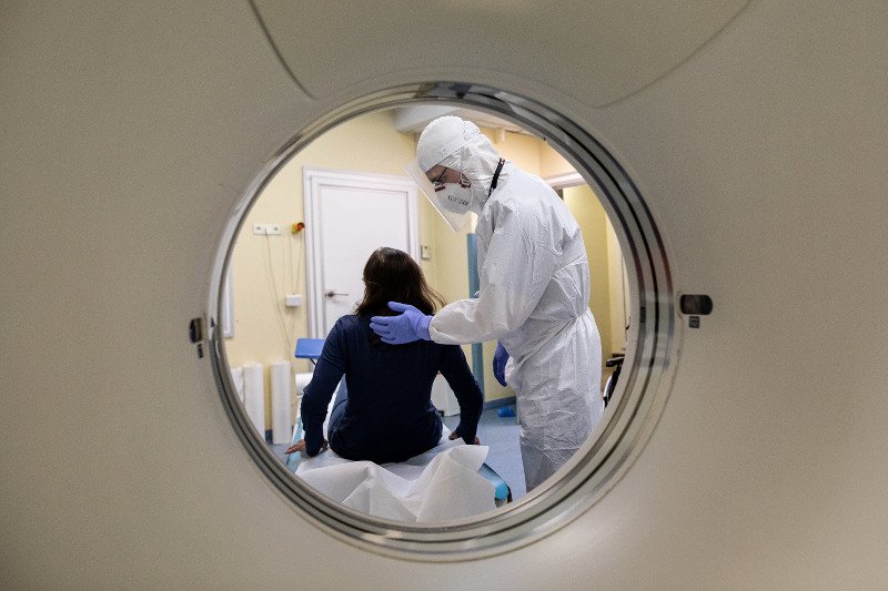 Nie każda zakażona koronawirusem osoba ma gorączkę.