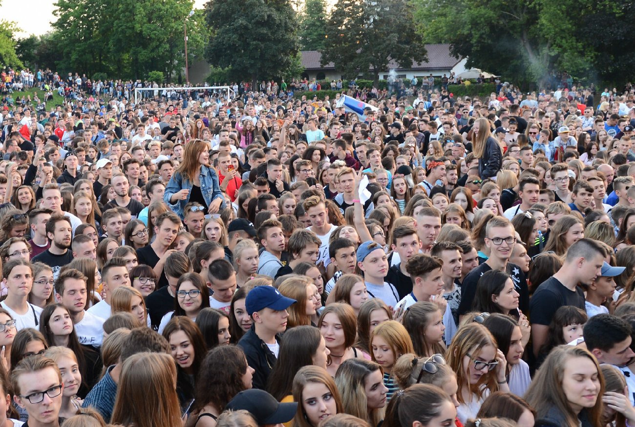 Nie Kaczyński, nie Tusk, nie Wałęsa. Kto jest autorytetem młodzieży?