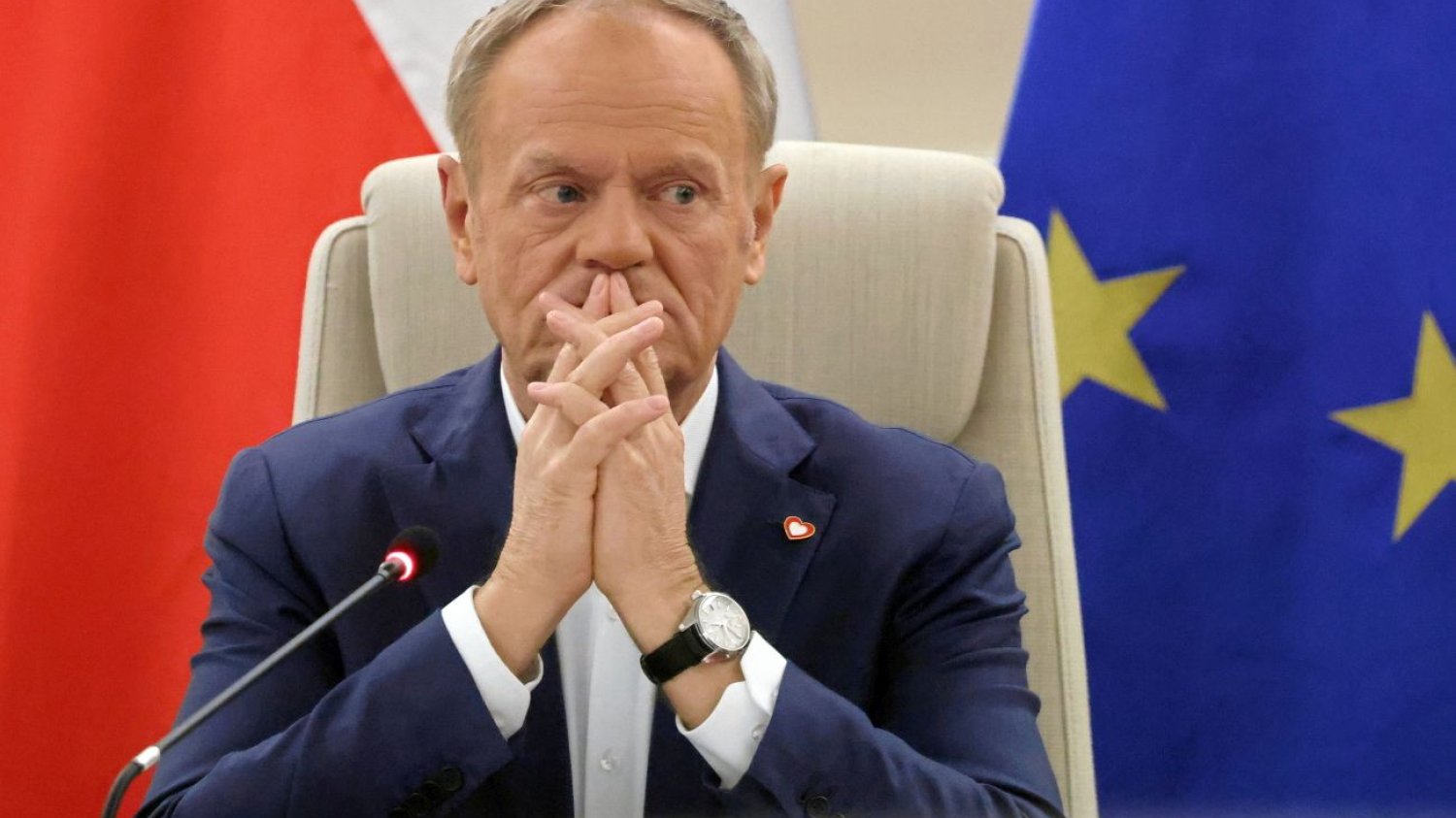 Tusk zwołał naradę ze służbami ws. pożarów i sytuacji na granicy Tusk zwołał naradę ze służbami ws. pożarów i sytuacji na granicy