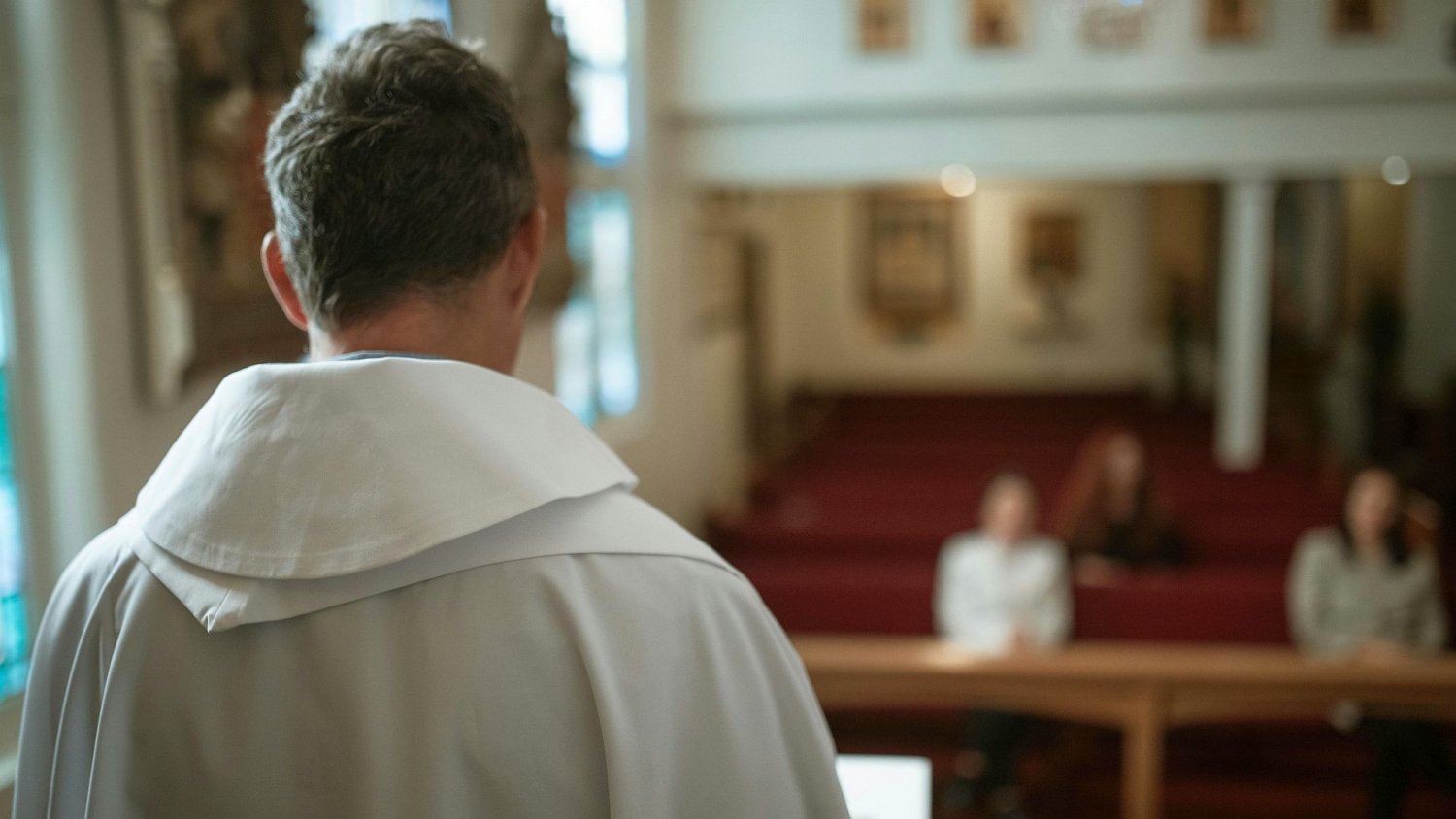 Zapytano Niemców, czy przystąpiliby znowu do Kościoła. Ich odpowiedź mówi wszystko