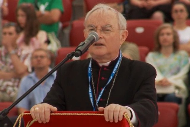 Diecezja warszawsko-praska, na czele której stoi abp Henryk Hoser, wzywa do modlitwy "o przebłaganie za profanację Męki Chrystusa w bluźnierczym spektaklu"