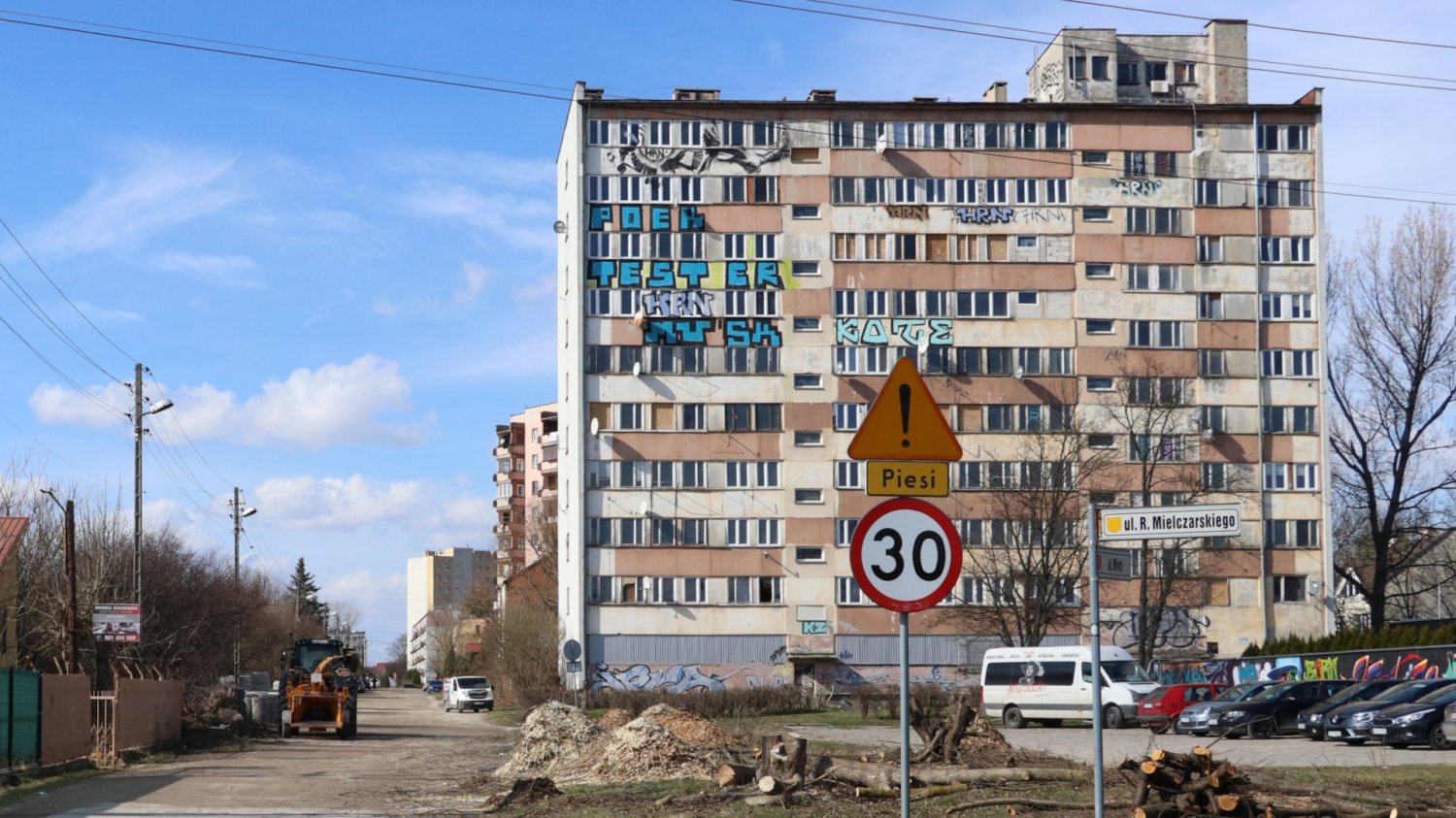 Bloki z wielkiej płyty w Polsce. Czy są bezpieczne w 2026? "Blok grozy" w Kielcach przy ulicy Młodej 4. Będzie wyburzony