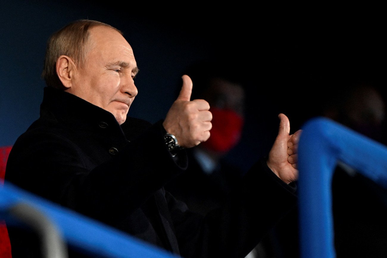 Władimir Putin podczas ceremonii otwarcia ZIO 2022 w Pekinie. Wydarzeniu pełnym ważnych, pustych haseł...