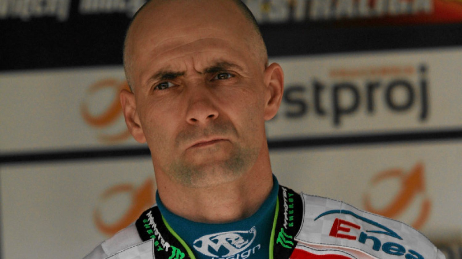Tomasz Gollob uległ kontuzji głowy i kręgosłupa.