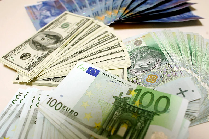 W Wielkiej Brytanii niektórzy bogacze płacą tylko 1 proc. podatku. Na całym świecie ukrywają sumę stanowiącą równowartość łącznego PKB Japonii i USA