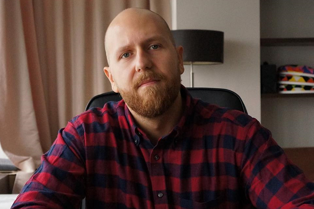 Michał Michalski – kulturoznawca, twórca fanpage’a „Zdelegalizować coaching i rozwój osobisty” oraz współtwórca komiksu „Patriota Mariusz”