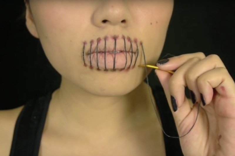 Zaszyte usta? To nie jest kara, ta kobieta zrobiła to z własnej woli.