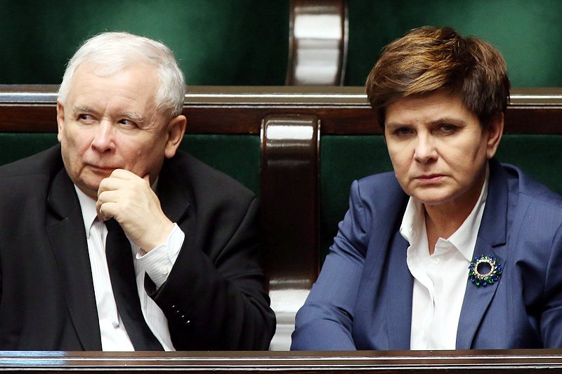 Poszukiwanie przez PiS zemsty na 20-latku, który brał udział w wypadku premier Beaty Szydło może skończyć się dla partii rządzącej spadkiem poparcia.