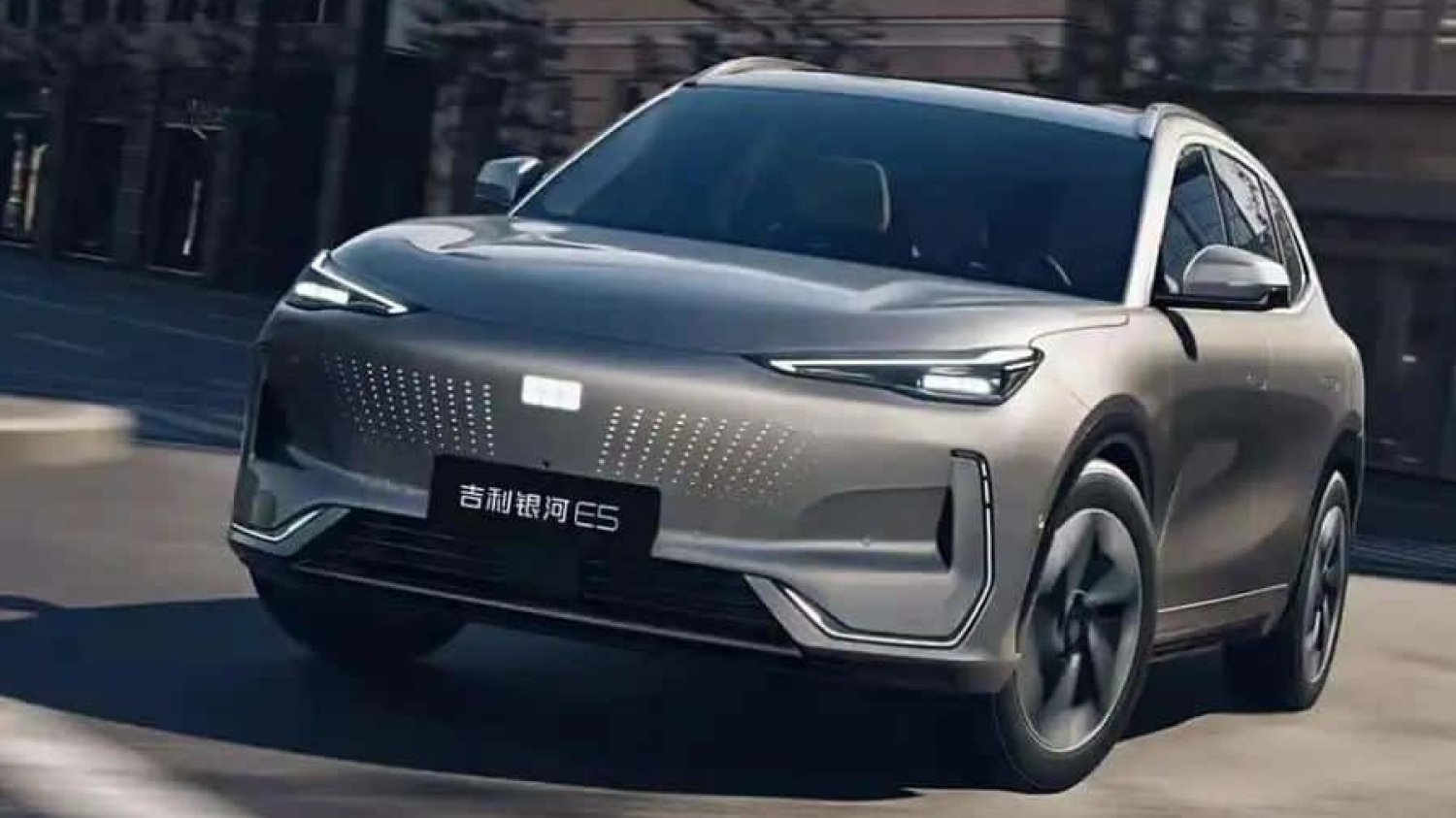 Nowy Geely już niebawem pojawi się na rynku europejskim.