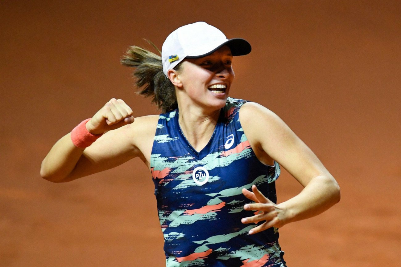 Iga Świątek w 2022 roku zarobiła już ponad 15 milionów złotych. Liderka rankingu WTA radzi sobie świetnie.