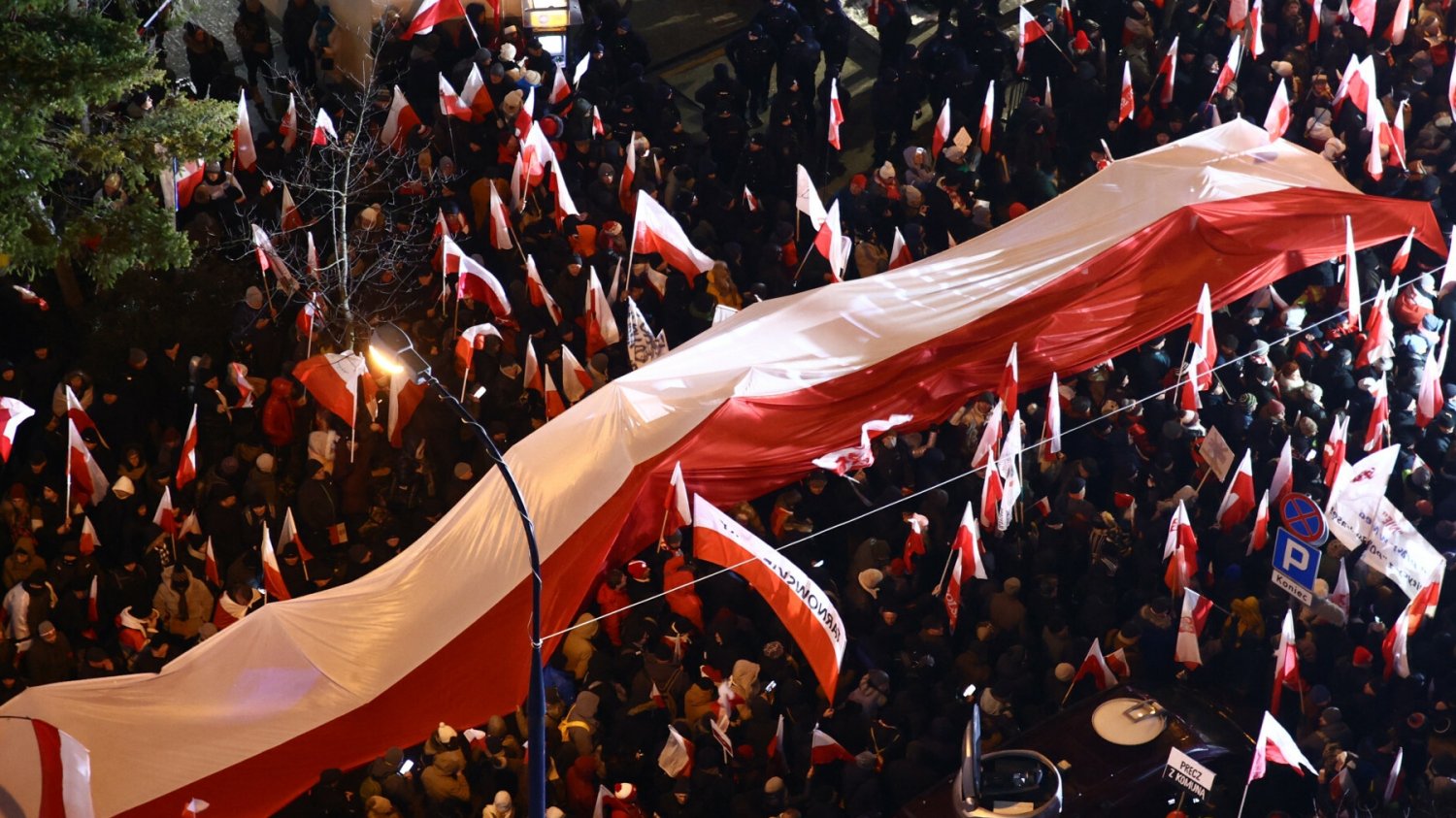 Ile osób na marszu PiS? Bardzo rozbieżne dane o frekwencji.