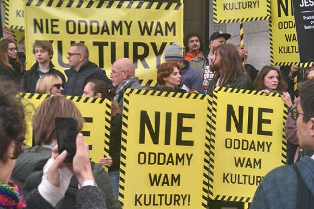 Artyści i mieszkańcy stolicy protestują dziś przeciwko upolitycznieniu kultury.