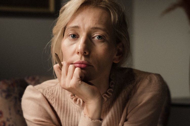 Magdalena Popławska jako Agnieszka Osiecka.