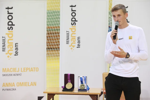 Maciej Lepiato stypendysta Renault Handisport Team