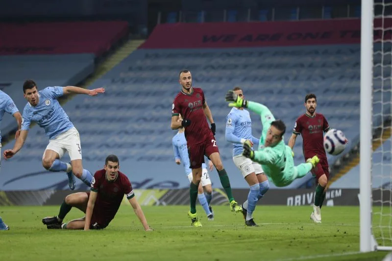 Manchester City wygrał po raz 21. z rzędu i pędzi po mistrzostwo Anglii
