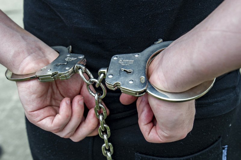 Agresor z Częstochowy wpadł w szał. Rozbił butelkę na głowie pielęgniarki.