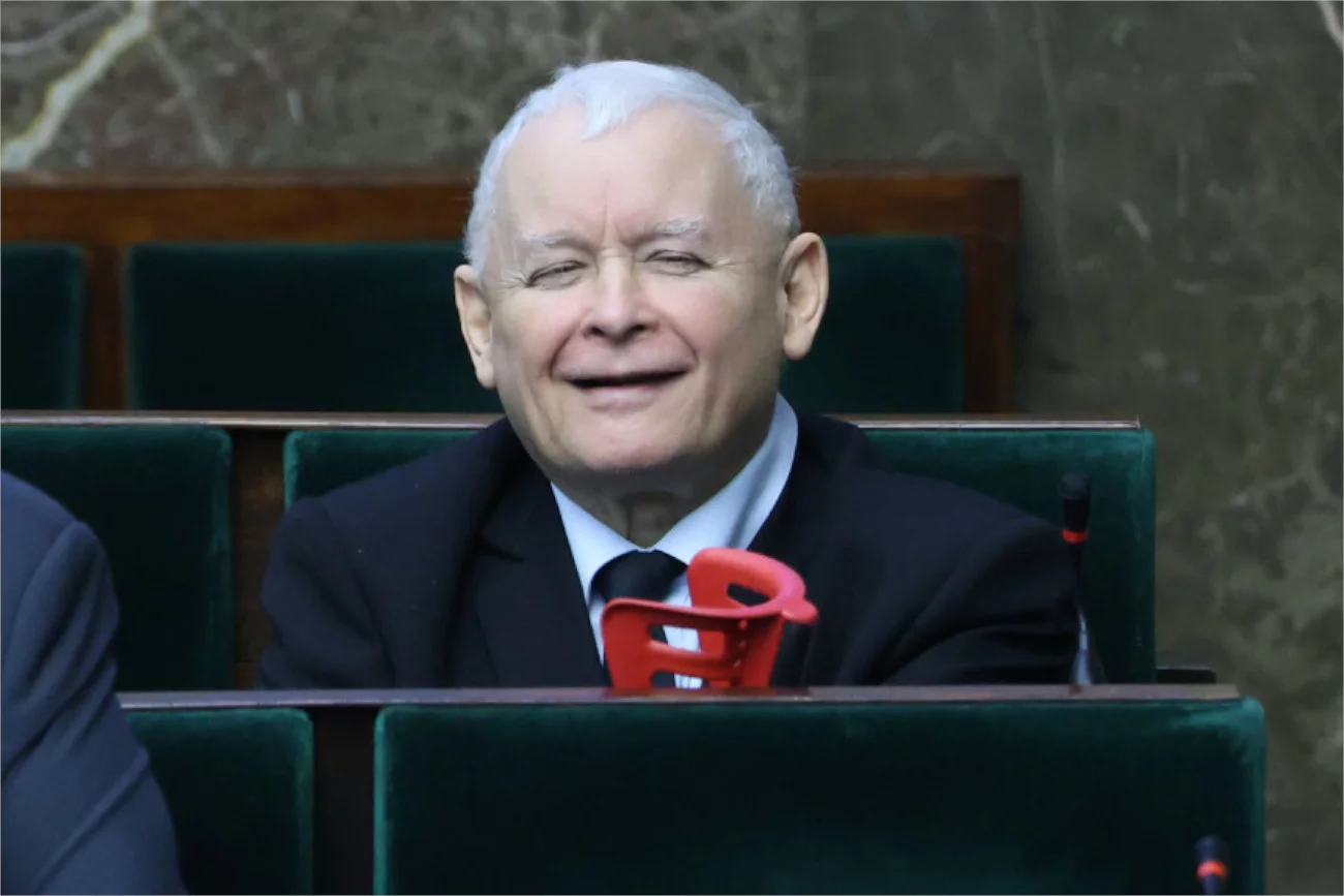 Sondaż Estymatora: Na czele PiS, druga KO, ale też duży awans Konfederacji