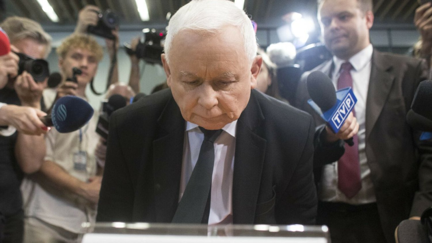 Jarosław Kaczyński ma ogromny problem po najnowszym sondażu partyjnym