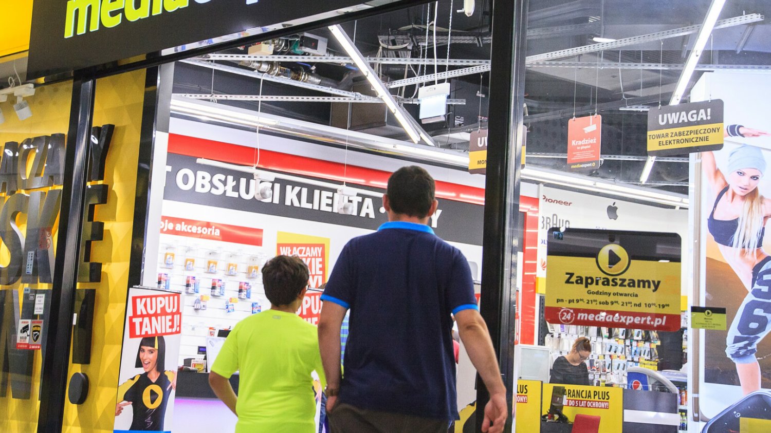Promocja na pojemny powerbank w Media Expert. Tylko 40 zł Powerbank Tracer 20 000 mAh za 40 zł. Ludzie rzucili się na promocję w Media Expert
