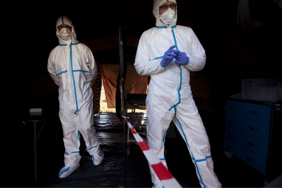 LOT zawiesił wszystkie połączenia do Włoch - na razie do 12 marca. Chodzi o bezpieczeństwo pasażerów.